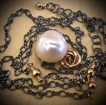 SR9-355 Antiqued Sterling Silver and Freshwater Pearl Necklace - Click Image to Close